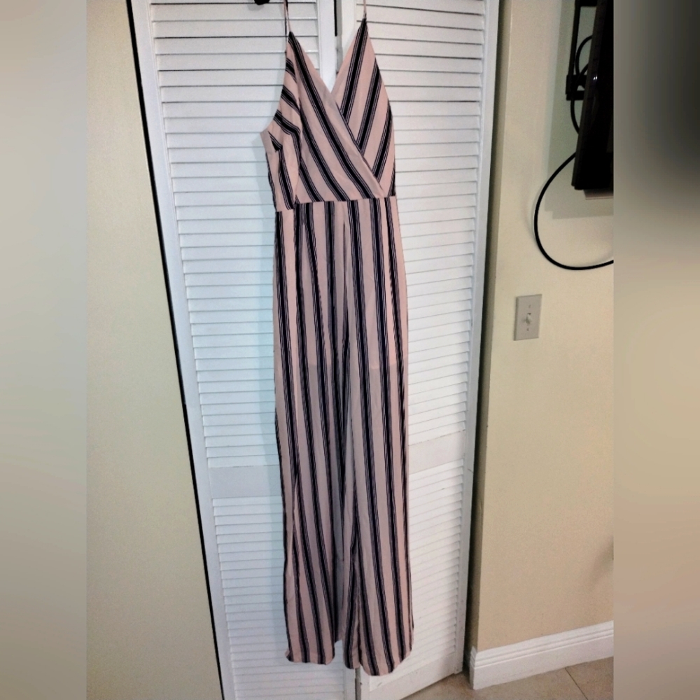 Fashion Nova Drifting Over Me Navy & Pink Jumpsuit Size Large NWT